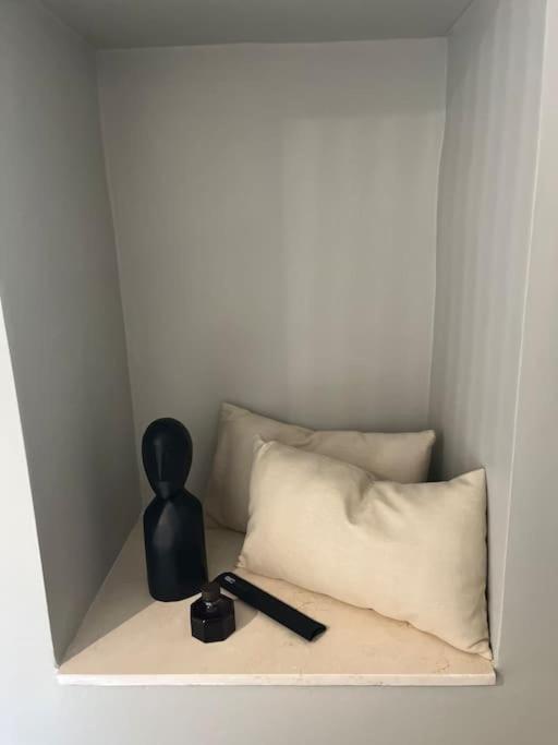 85, Apartment